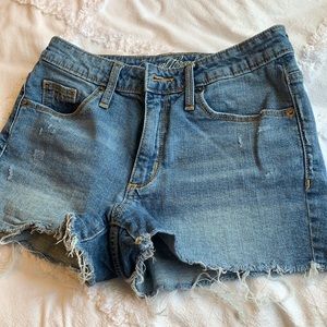 Relaxed denim shorts
